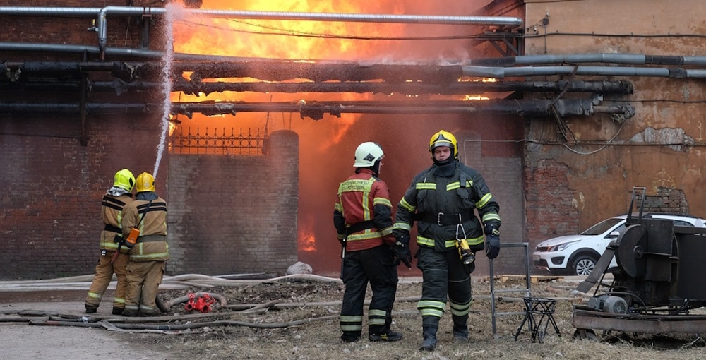 Во время пожара на Рубинштейна пострадали три человека