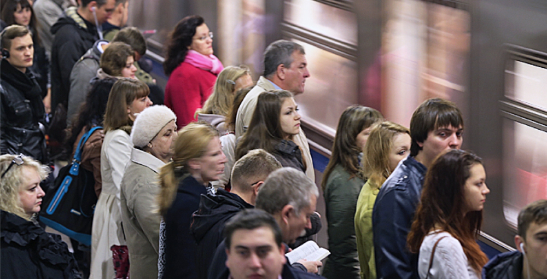 В московском метрополитене мужчина напал на контролера