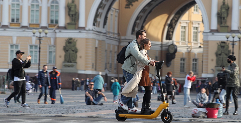 В Санкт-Петербурге начал действовать запрет на передвижение на электросамокатах