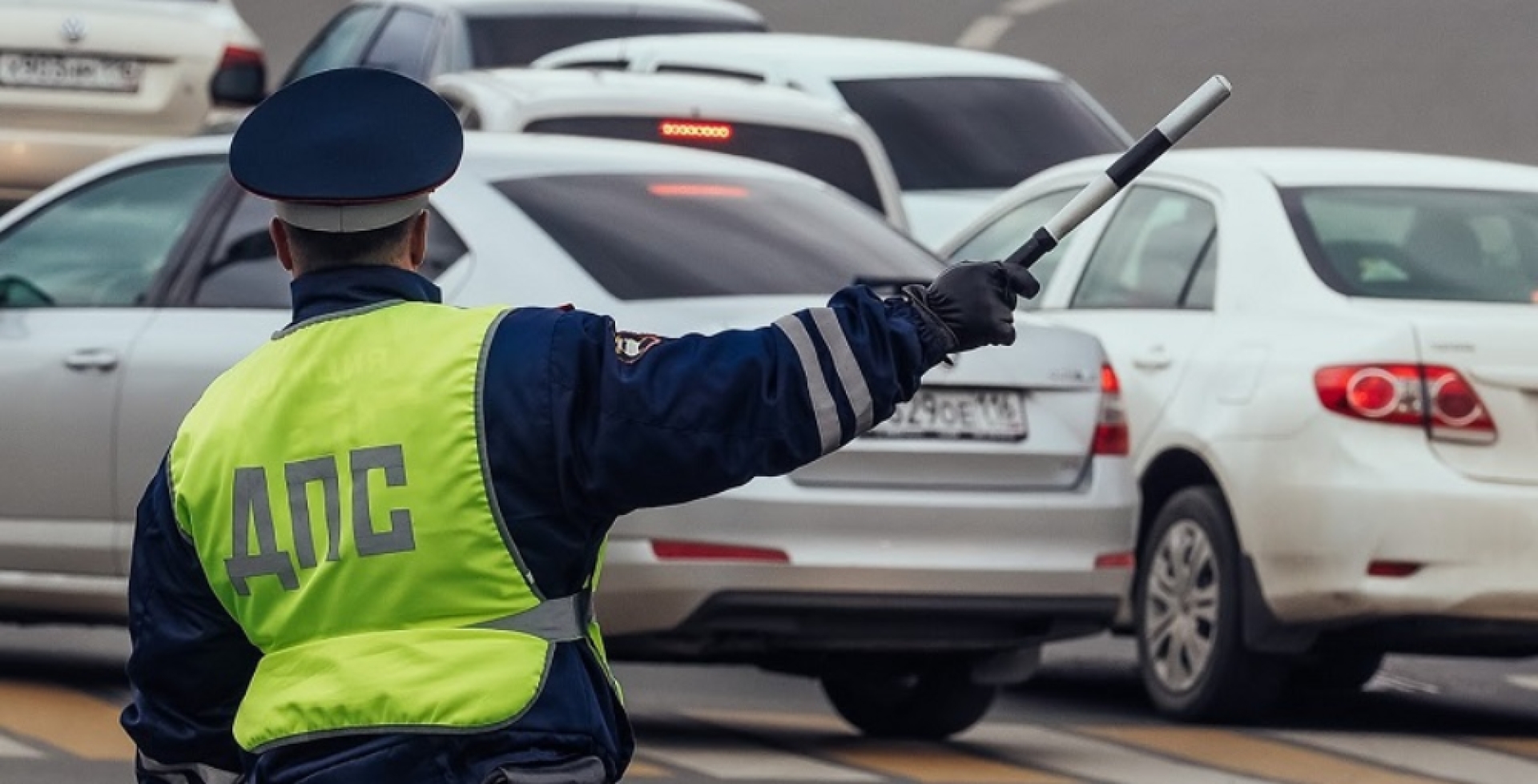 Госавтоинспекция проведет "сплошные проверки" на дорогах